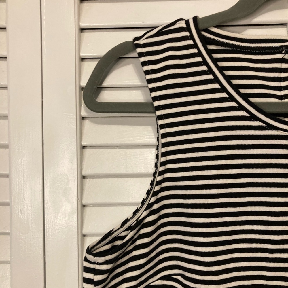 J. Crew Black And White Striped Ruffle Tank Blouse Size Small - Picture 3 of 10